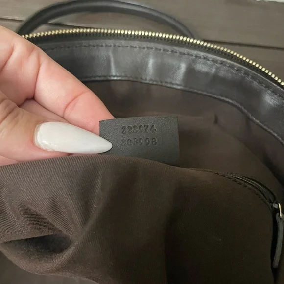 100% authentic Gucci Sukey canvas Crossbody bag‼️‼️‼️PRICE DROP ‼️‼️‼️ - Picture 2 of 7